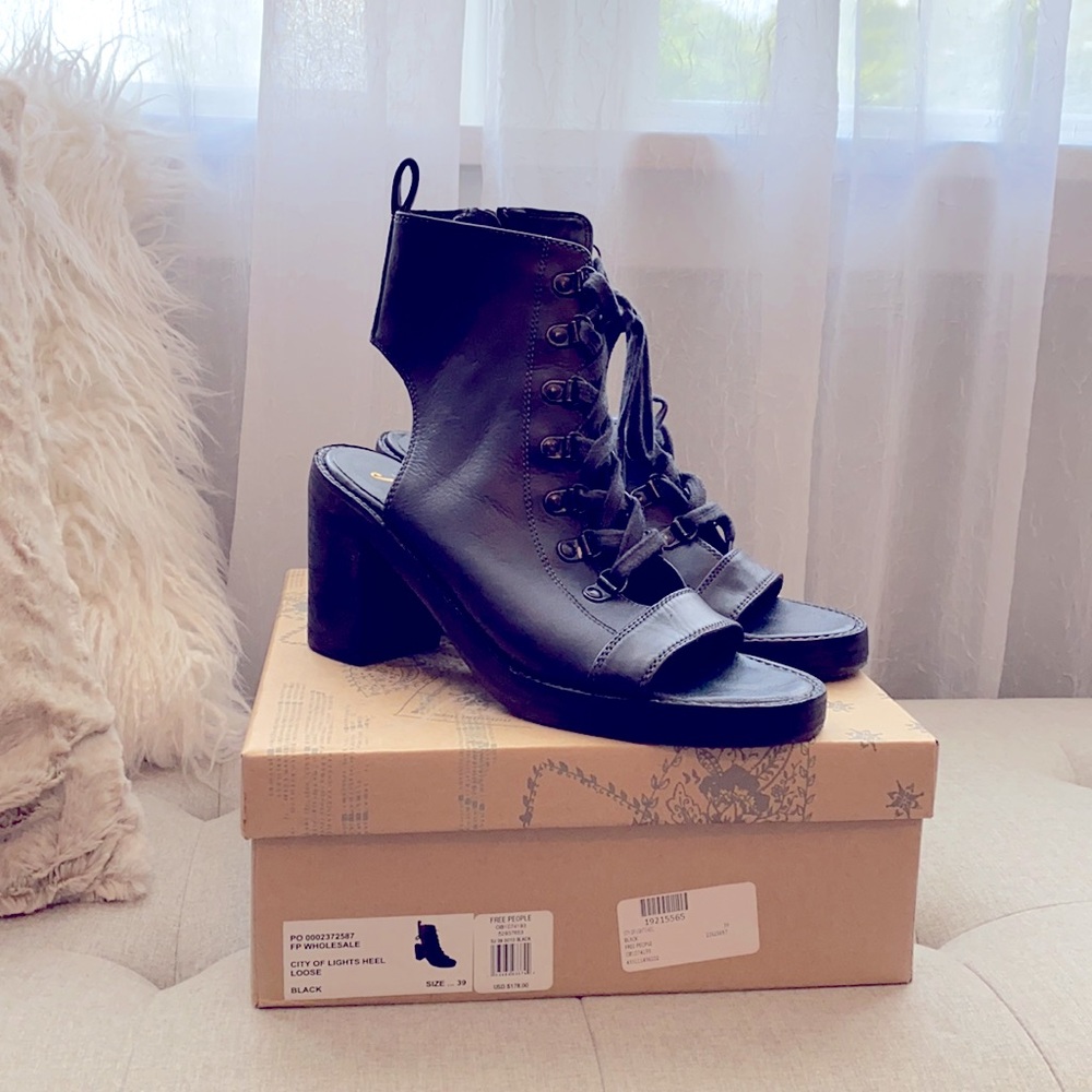 Sz 9 Free People City of Lights Sandal *Worn Once*